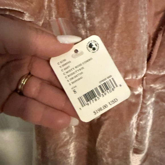 Elegant Floral Embroidered Velvet Dress - Picture 4 of 9